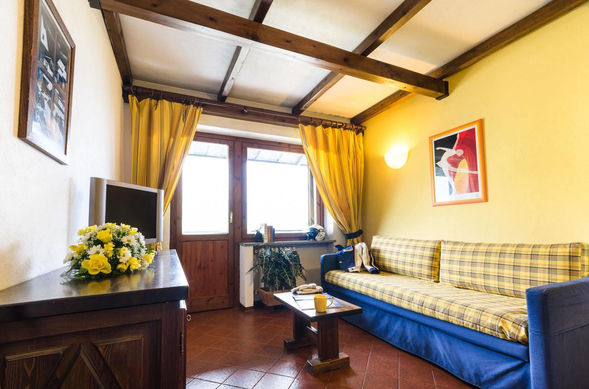 Resort Hotel Palace 2 Sestriere Bagian luar foto